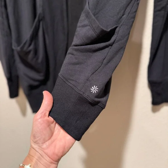 Athleta Girl Black Cardigan Wrap Thumbhole Pockets XXL 16 Girls Womens - Picture 4 of 6